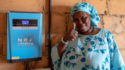 Woman giving thumbs up