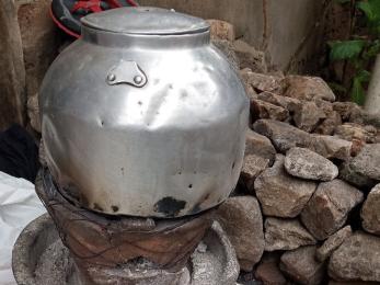 Large tea pot